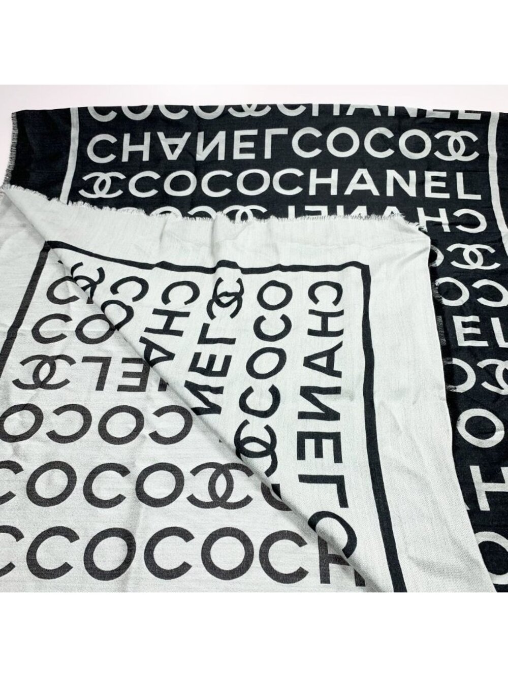 Chanel Coco Large Stole Black Gray - Picture 6 of 9